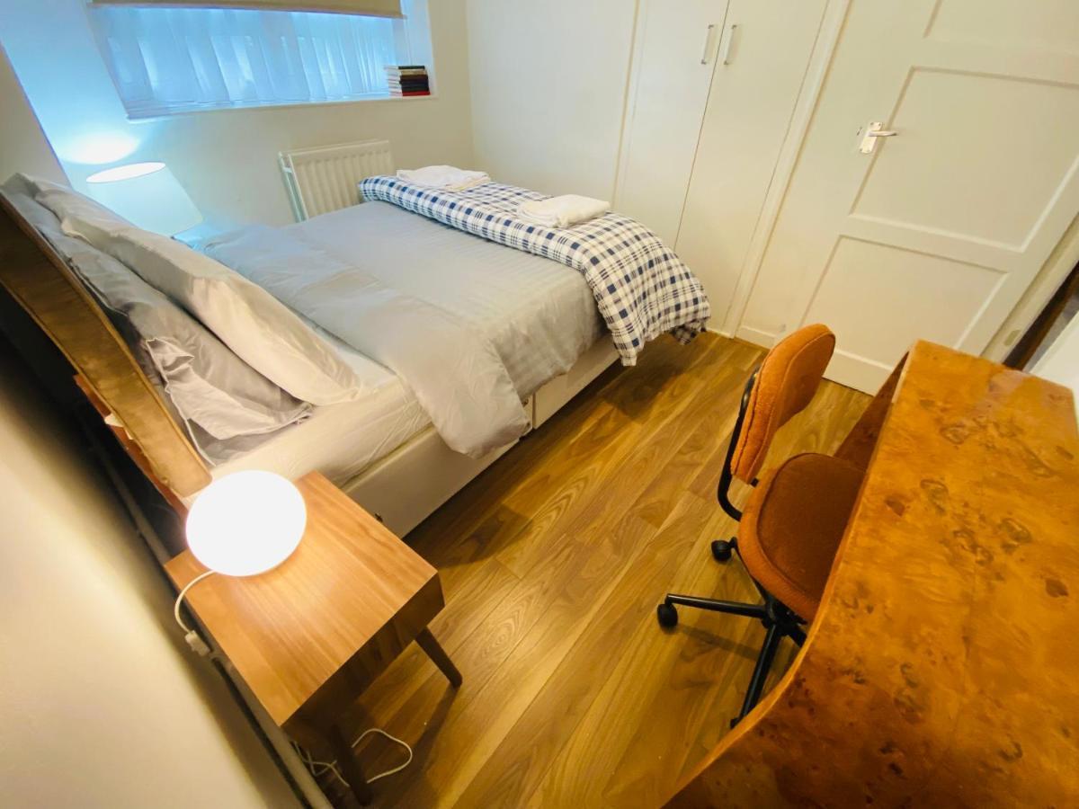 3 Bed Apartment In Camden Лондон Экстерьер фото